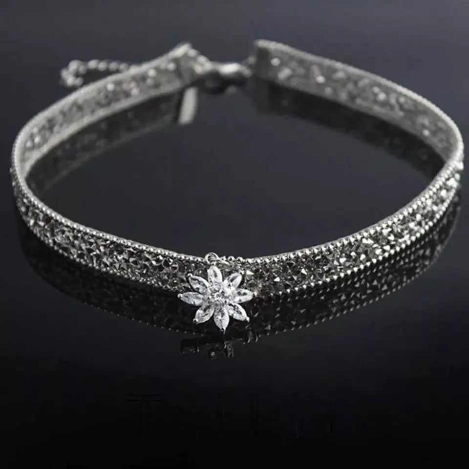 Rhinestone Ice Flower Necklace, Crystal Chokers Clavicle Chain Chic Punk Fashion for Women Girls