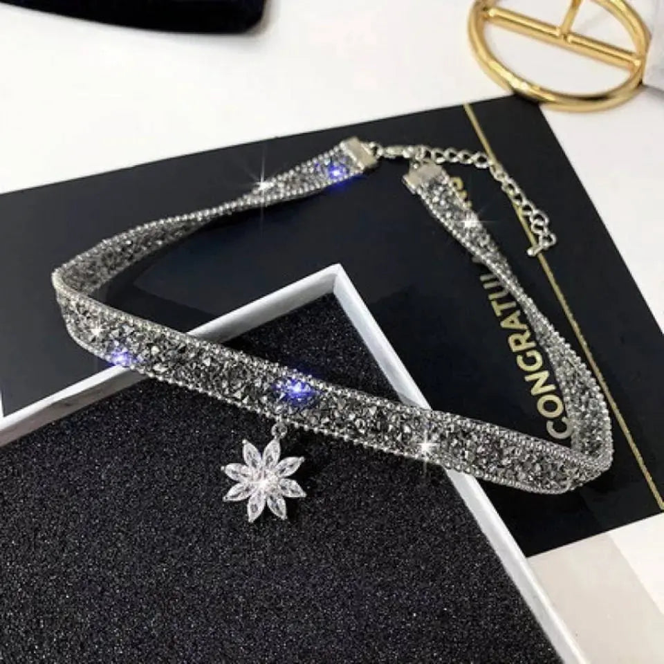 Rhinestone Ice Flower Necklace, Crystal Chokers Clavicle Chain Chic Punk Fashion for Women Girls