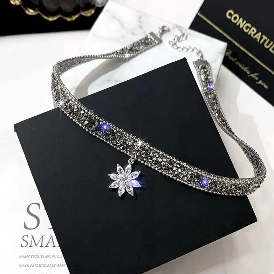 Rhinestone Ice Flower Necklace, Crystal Chokers Clavicle Chain Chic Punk Fashion for Women Girls
