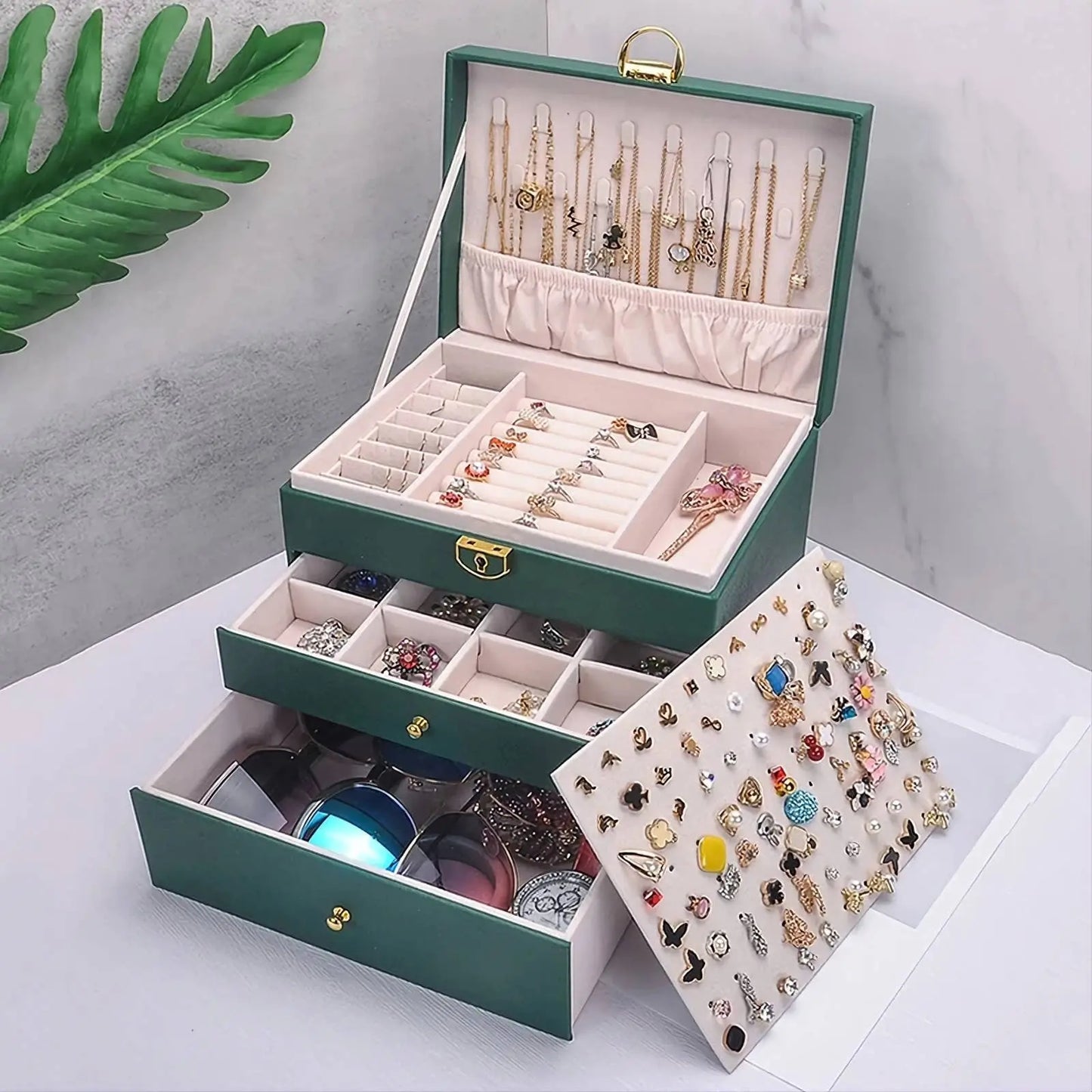 Large Jewelry box for Woman Layer Large Jewelry Storage Case, PU Leather Jewellery Organizer Holder with Lock Removable Ring and Earring JettsJewelers